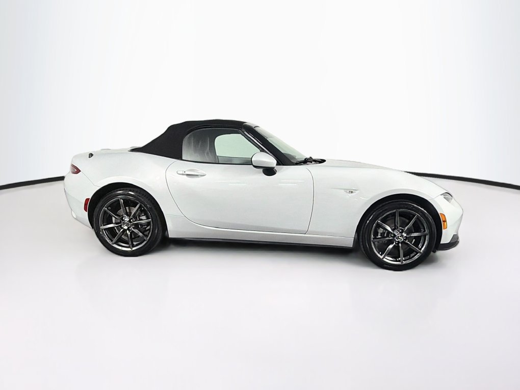 Used 2016 MAZDA MX-5 Miata Grand Touring RWD image 11