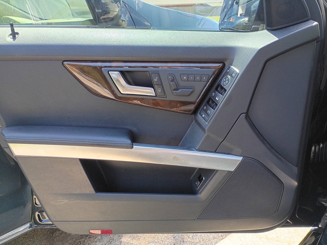 Used 2015 Mercedes-Benz GLK 350 4MATIC image 11