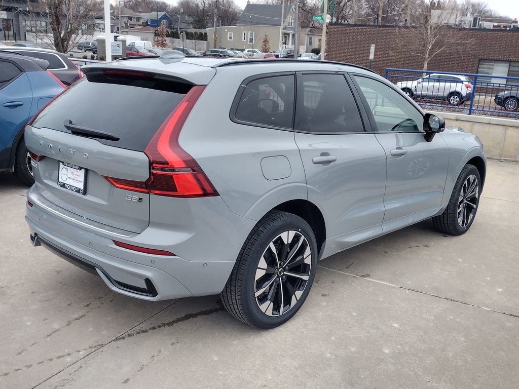 New 2026 Volvo XC60 B5 Plus w/ Climate Package image 9