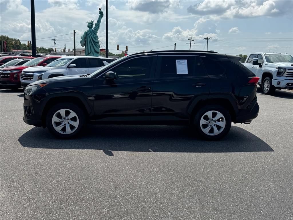 Used 2020 Toyota RAV4 LE FWD image 6