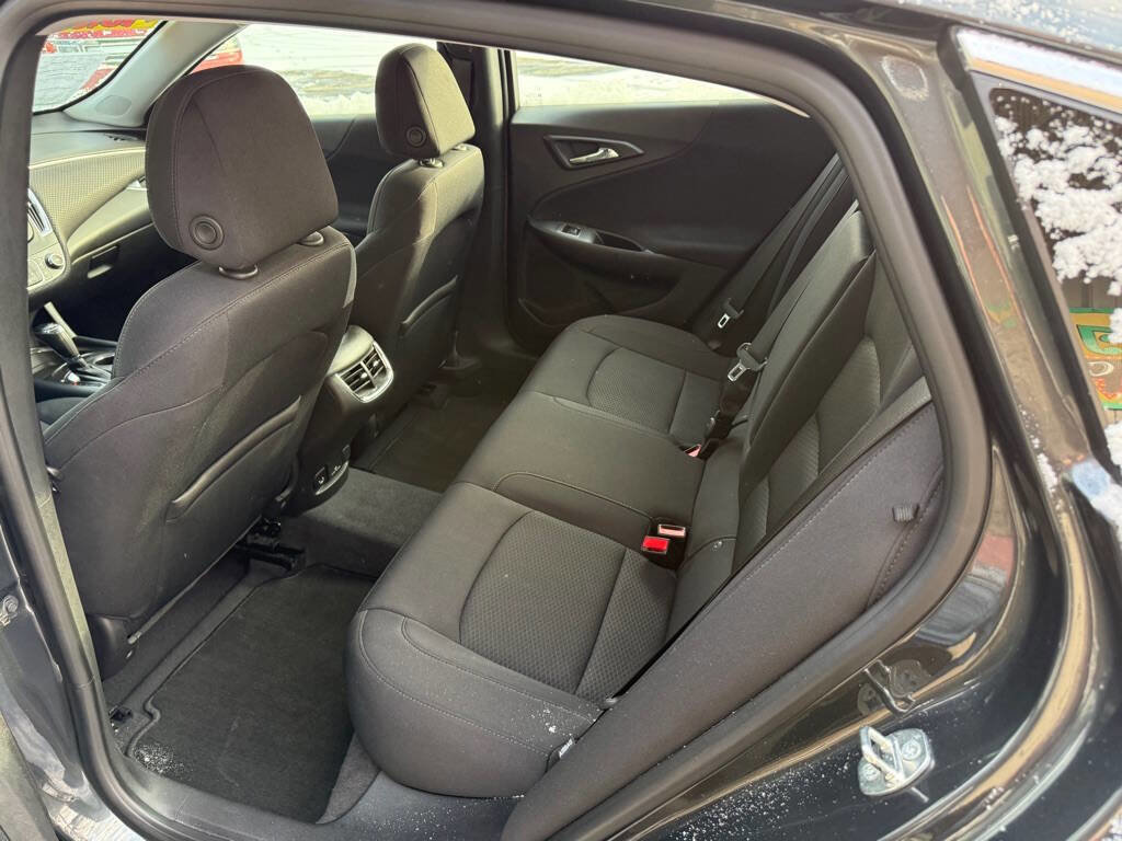 Used 2017 Chevrolet Malibu LT image 8