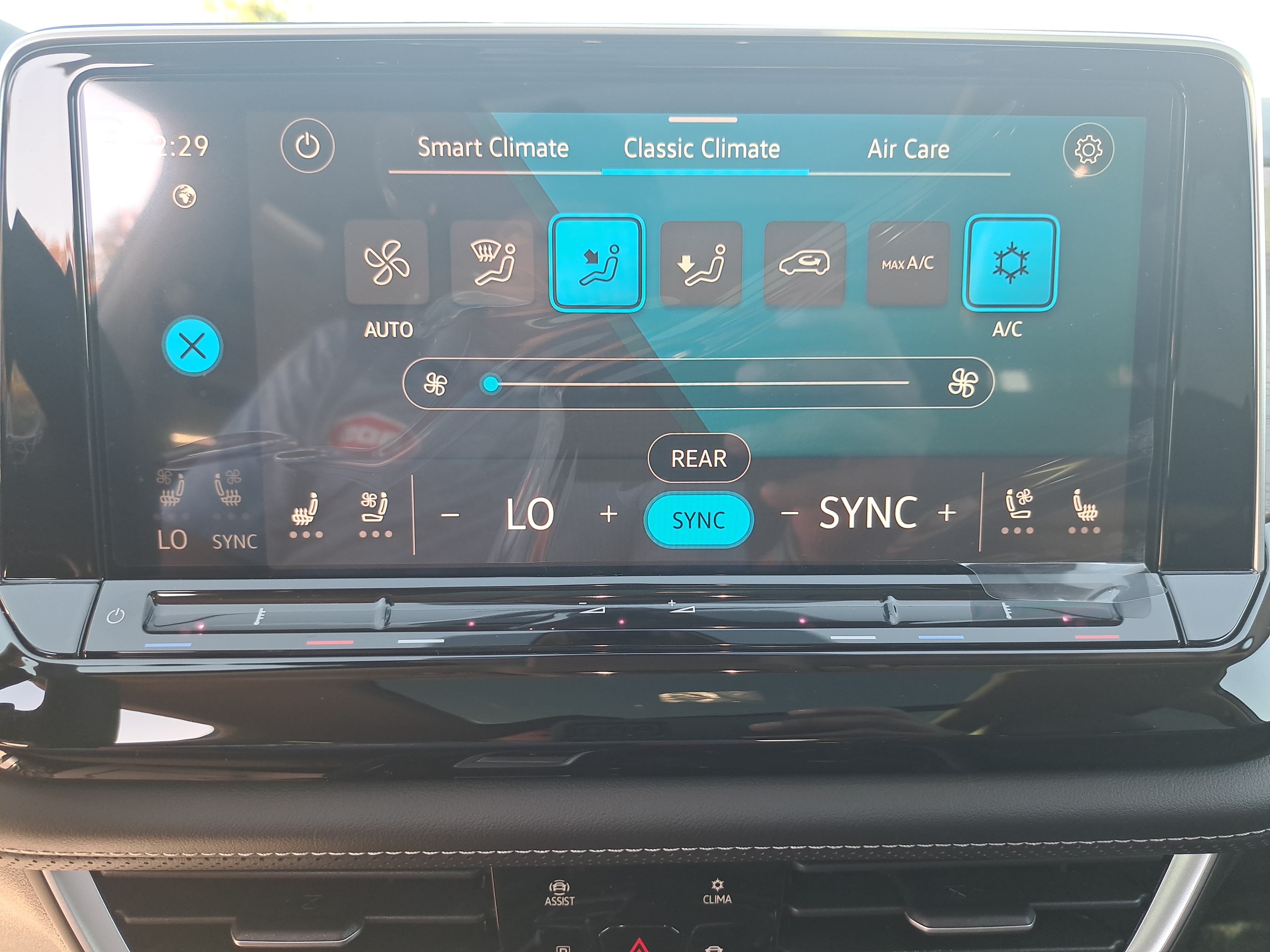 New 2026 Volkswagen Atlas SE FWD image 22