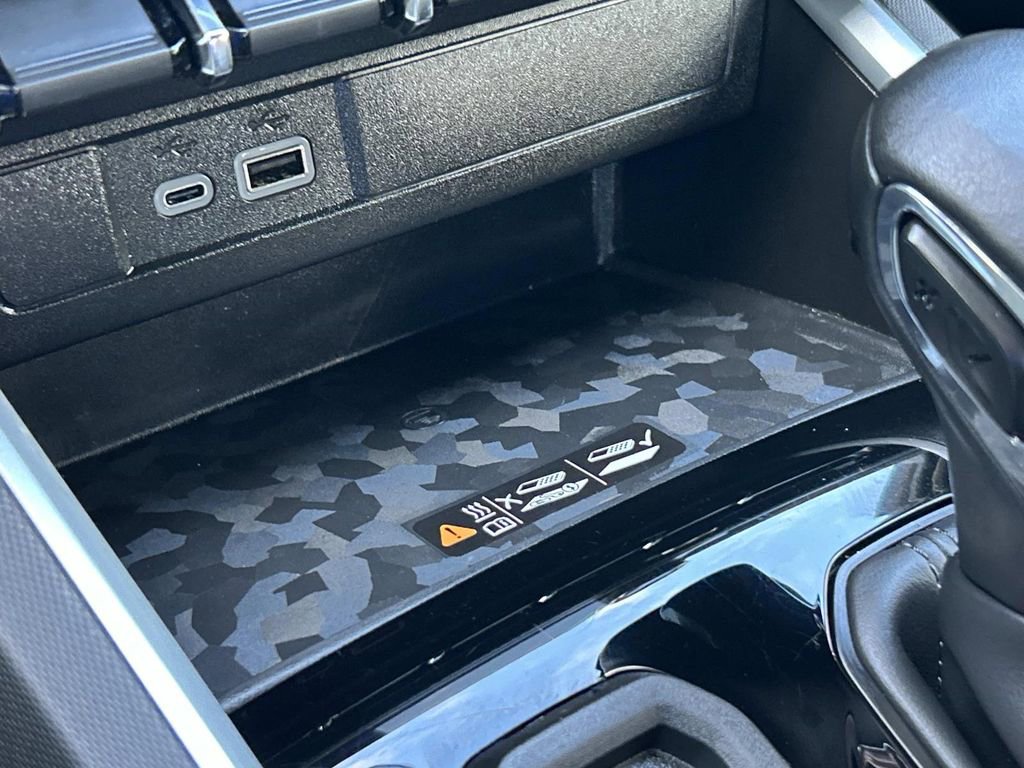 Used 2023 Chevrolet Colorado LT w/ LT Convenience Package III image 30