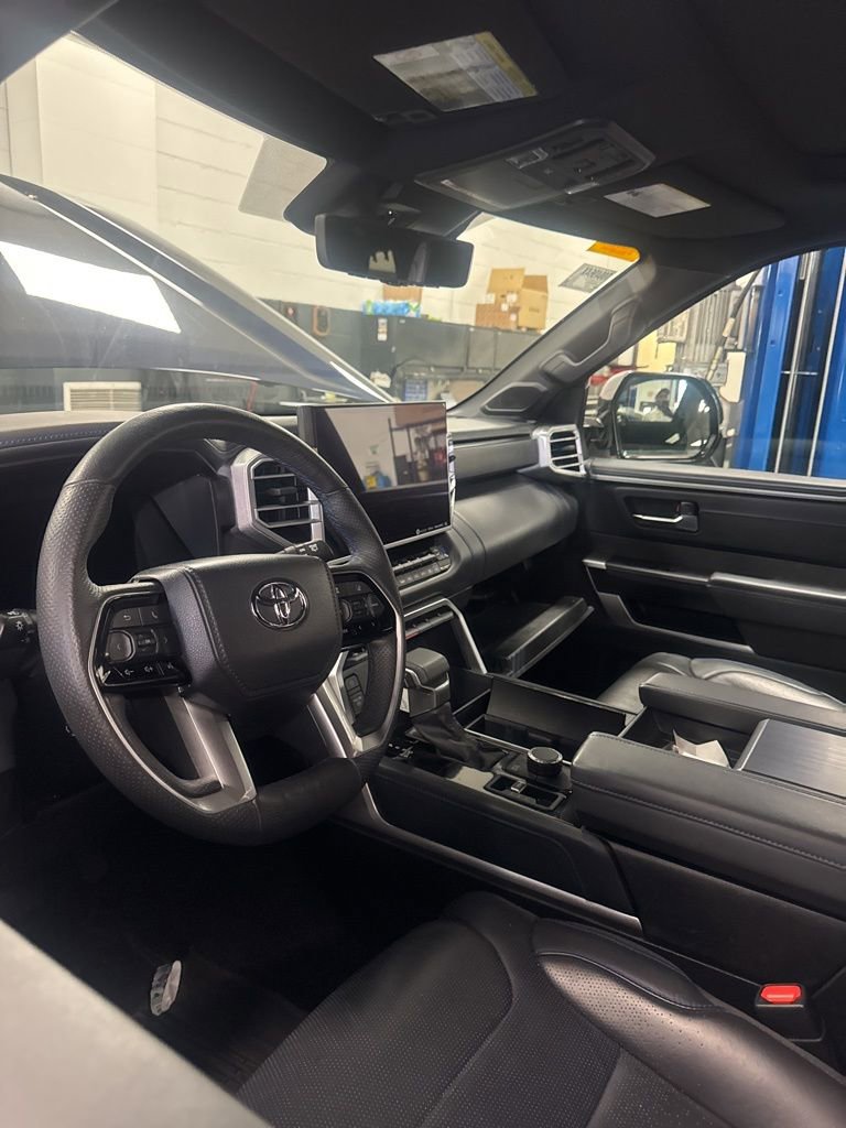 Used 2023 Toyota Sequoia Platinum image 3