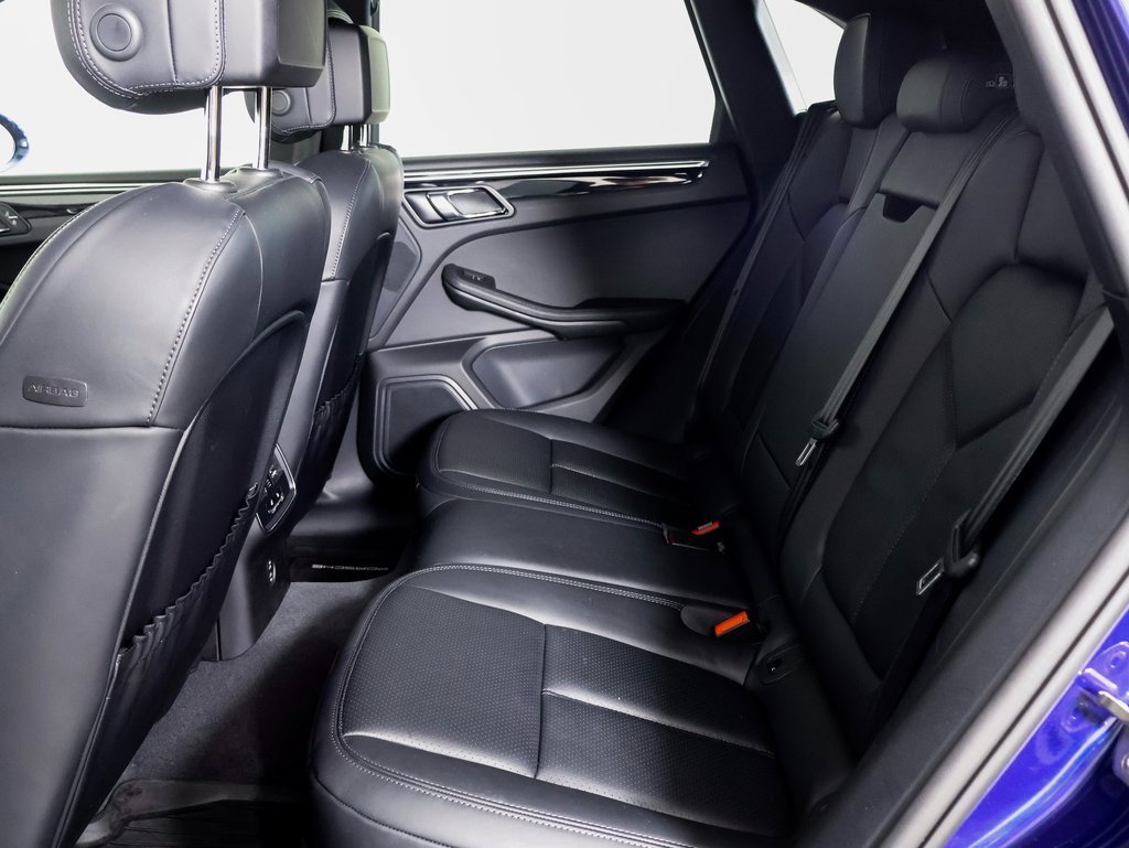 Used 2025 Porsche Macan image 9