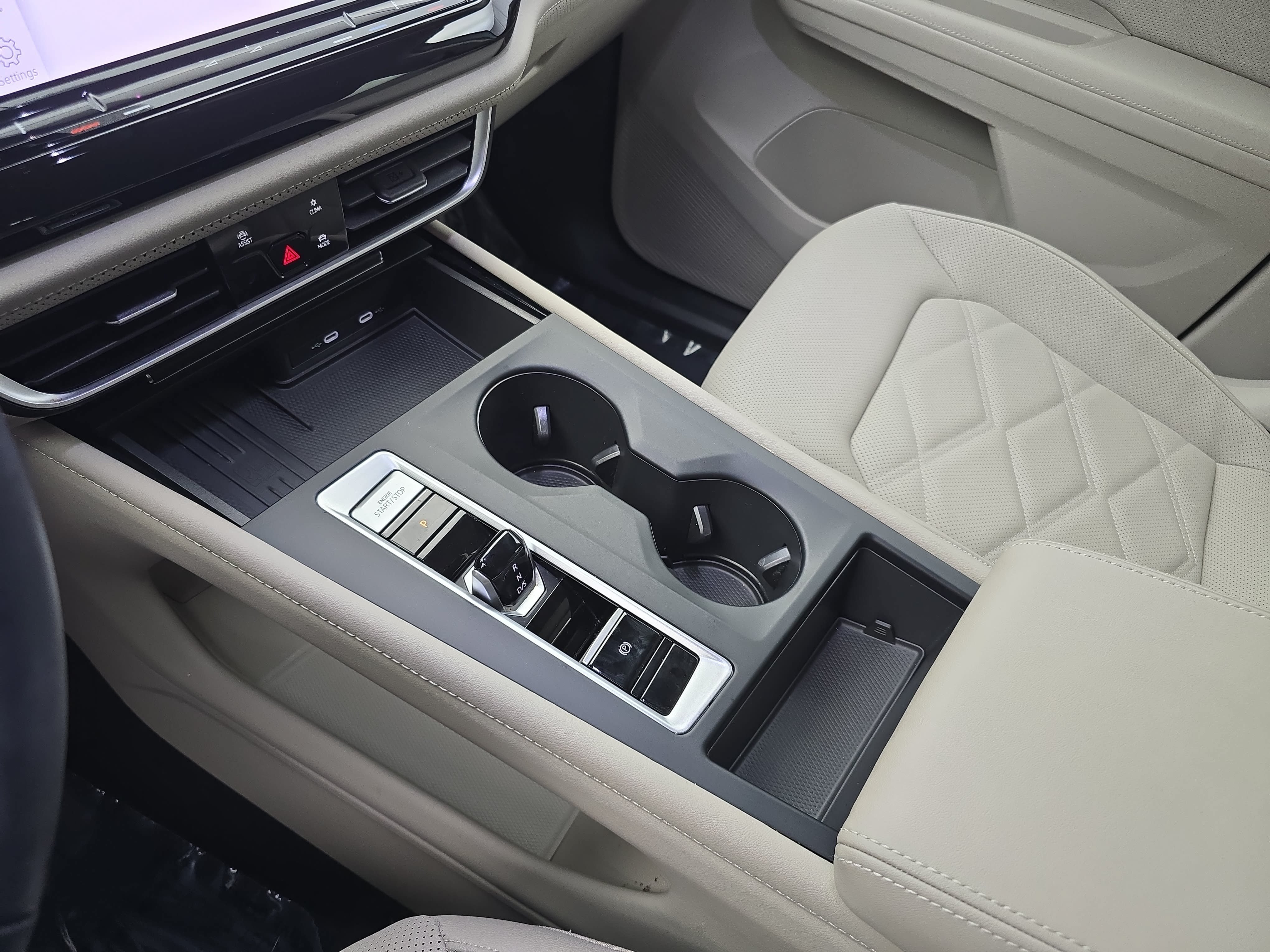 Certified 2026 Volkswagen Atlas SE FWD image 25