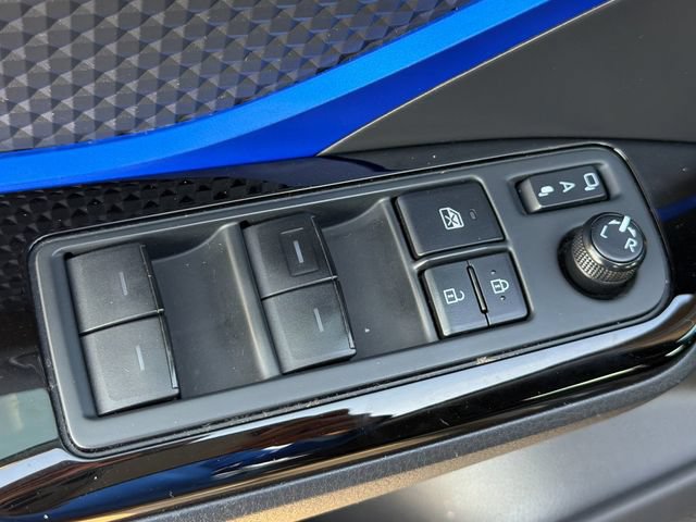 Used 2020 Toyota C-HR XLE FWD image 13