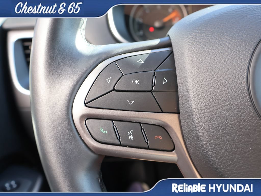 Used 2021 Jeep Cherokee Latitude Plus FWD image 25