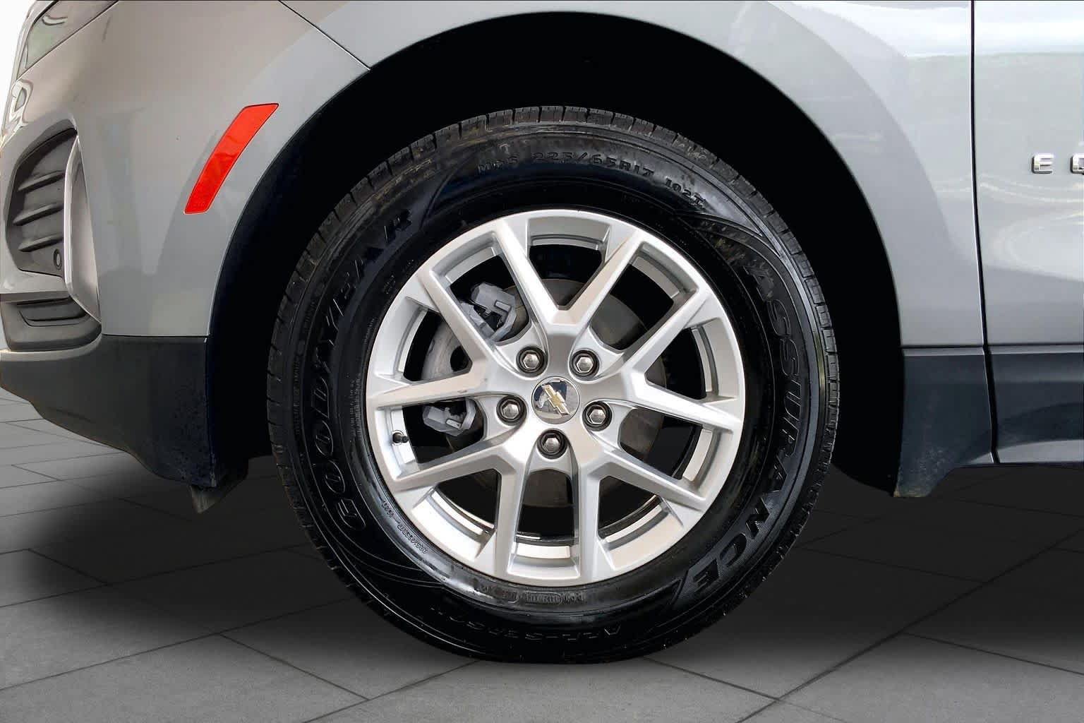 Used 2024 Chevrolet Equinox LT AWD/4WD image 11