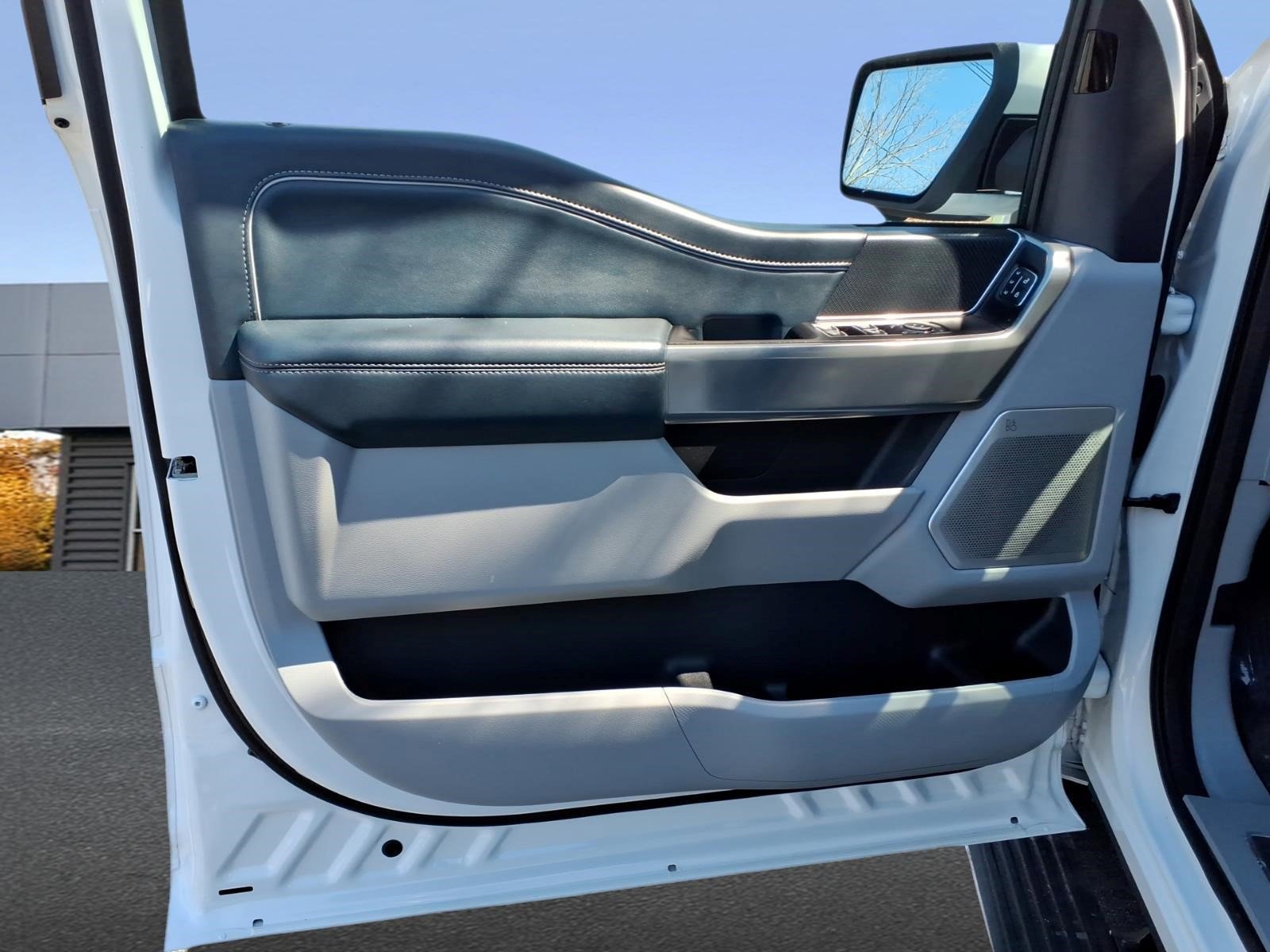 Used 2023 Ford F150 Limited image 14