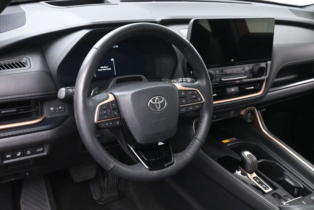 Used 2024 Toyota Grand Highlander AWD Hybrid image 32
