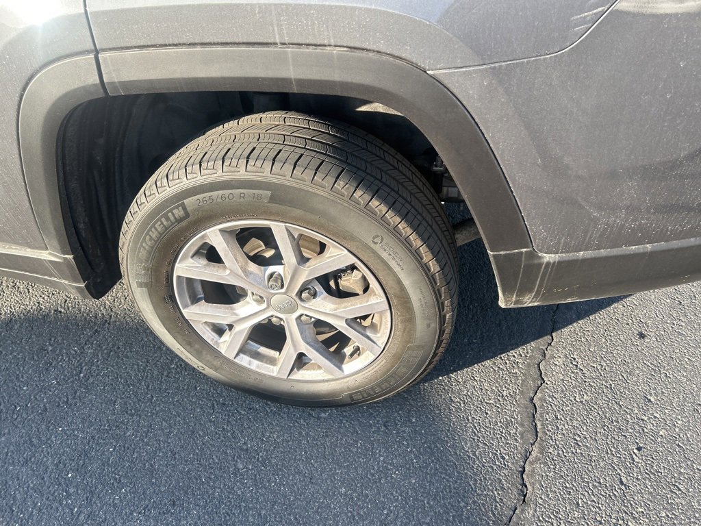 Used 2022 Jeep Grand Cherokee L Limited image 17