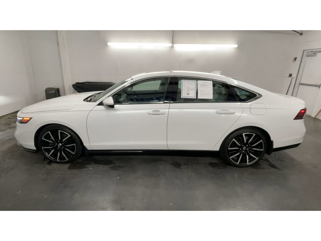 Used 2024 Honda Accord Touring image 5