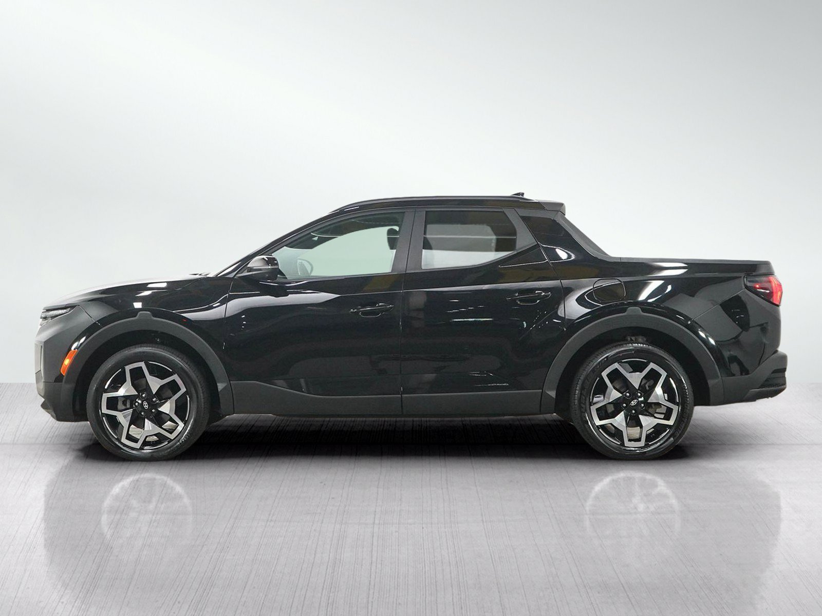 Used 2022 Hyundai Santa Cruz Limited AWD/4WD image 2