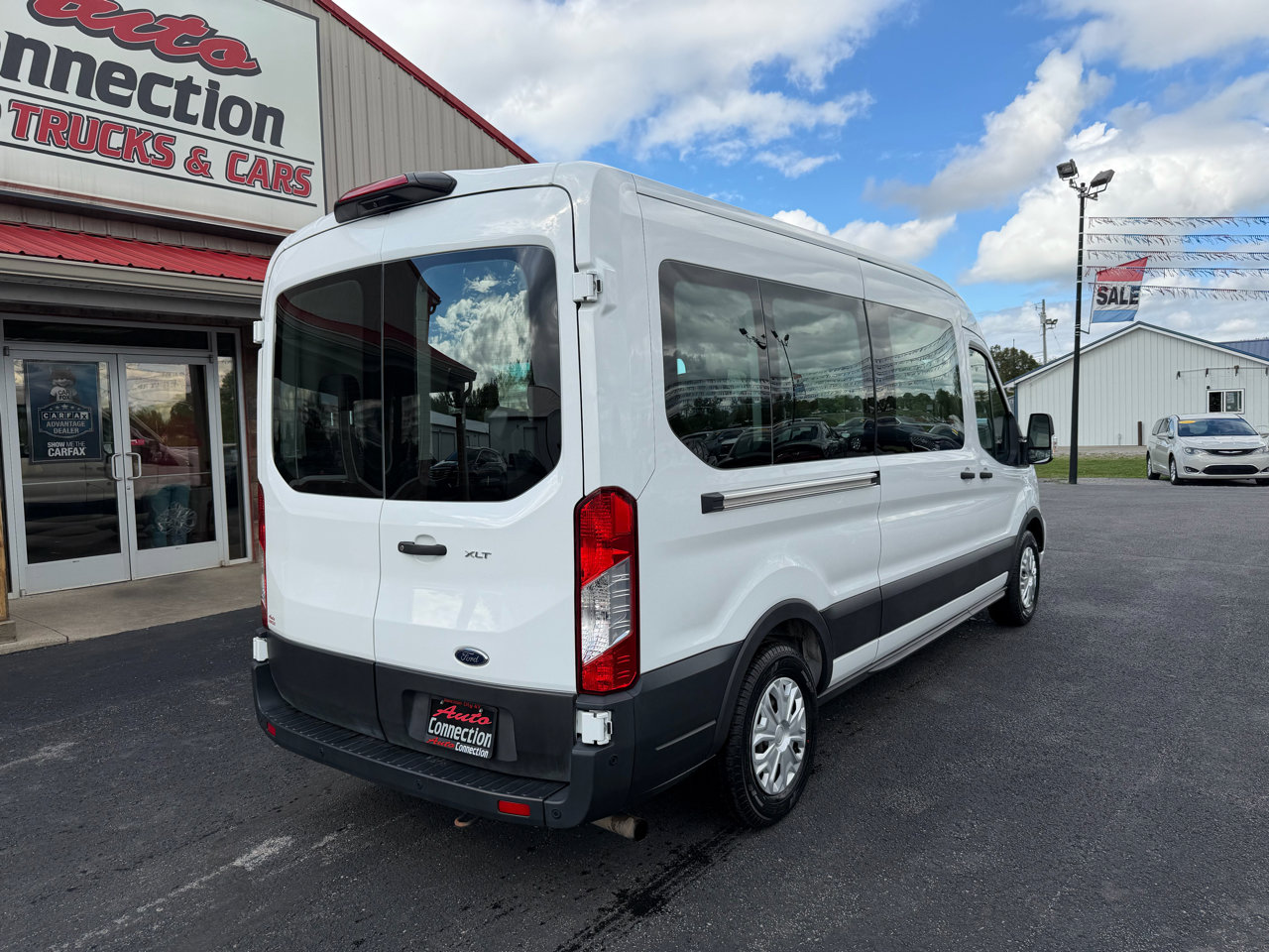 Used 2021 Ford Transit 350 XLT image 4