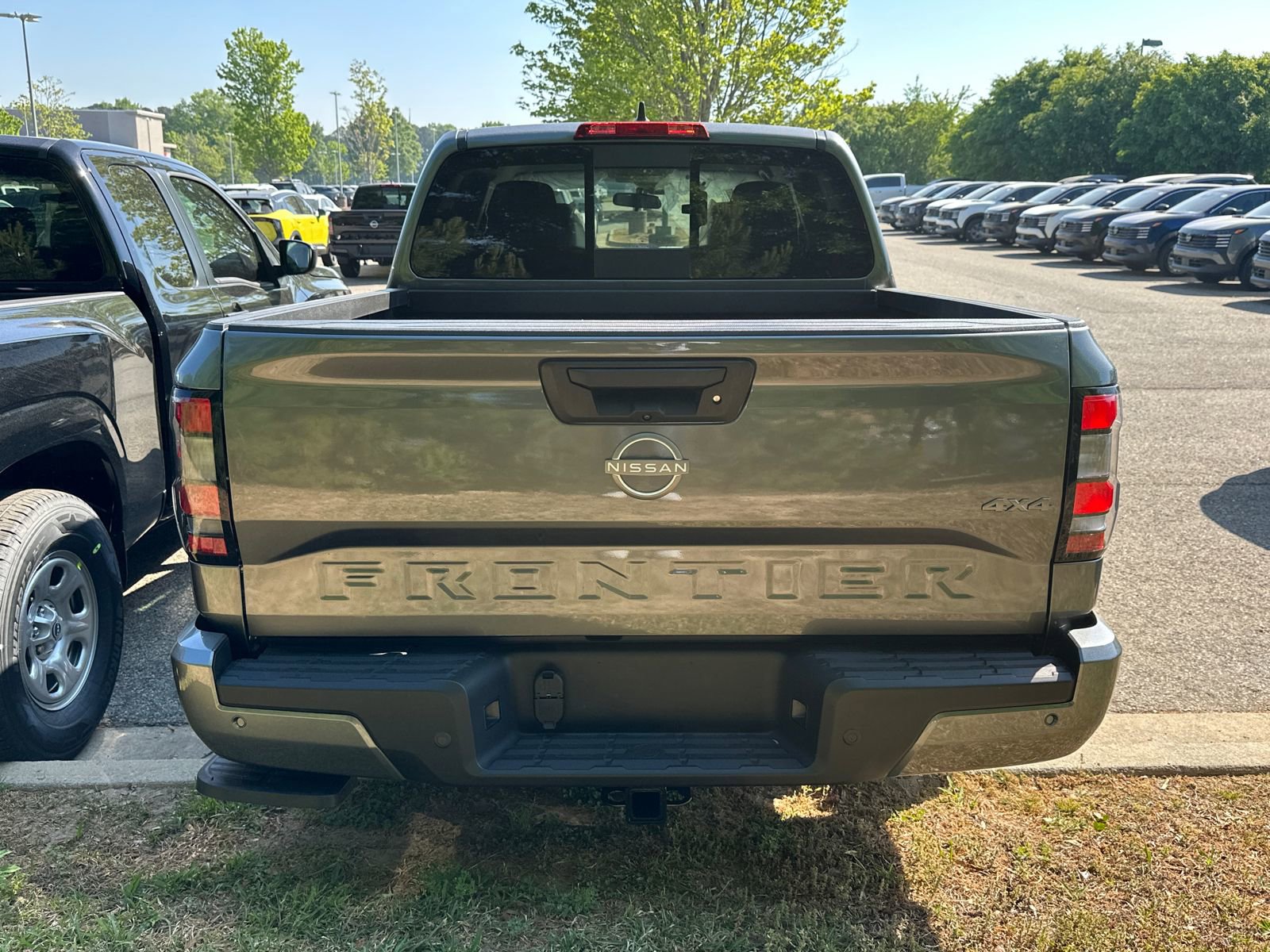 New 2026 Nissan Frontier SV w/ All-Weather Content Package AWD/4WD image 4