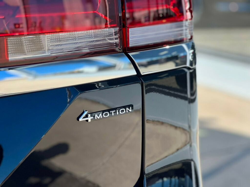 Used 2024 Volkswagen Atlas SEL image 12