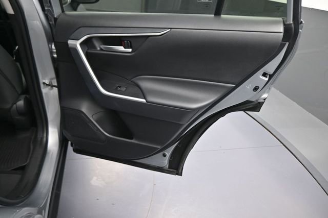 Used 2025 Toyota RAV4 XLE AWD/4WD image 15