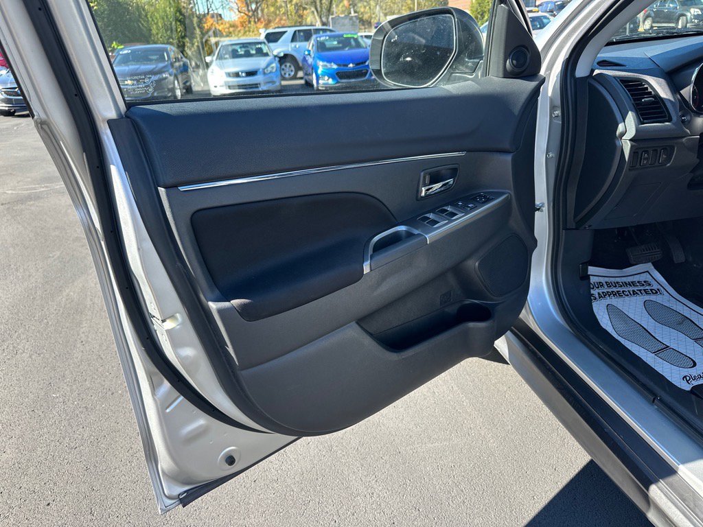 Used 2021 Mitsubishi Outlander Sport SE image 16