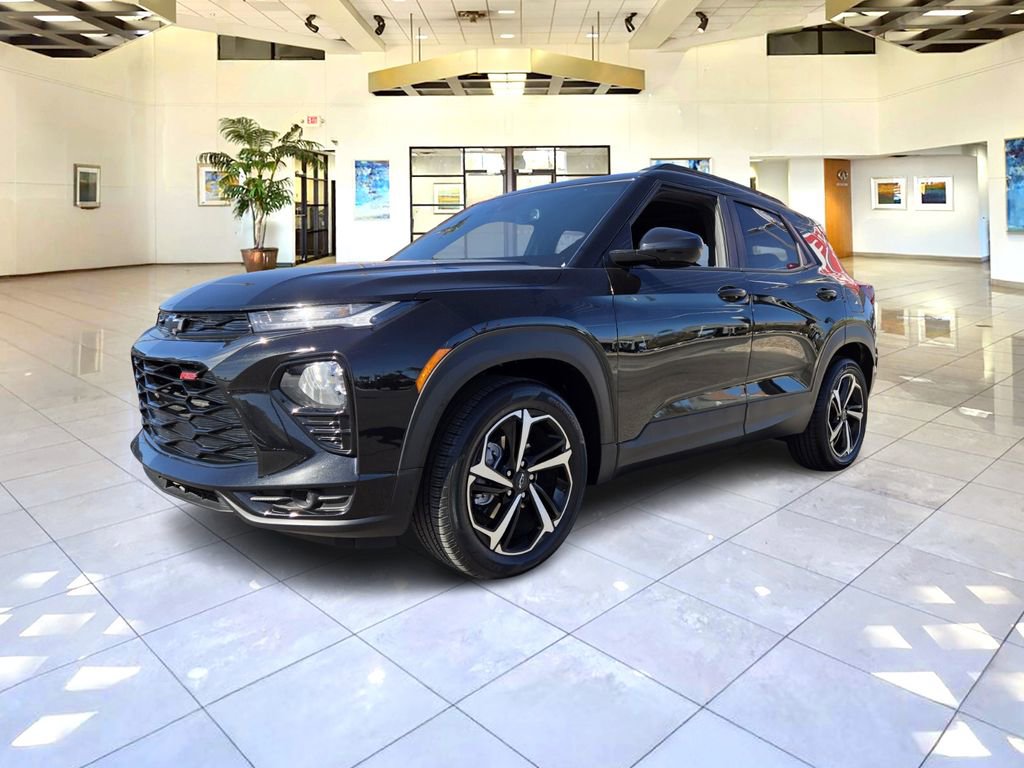 Used 2023 Chevrolet TrailBlazer RS w/ Sun and Liftgate Package image 3