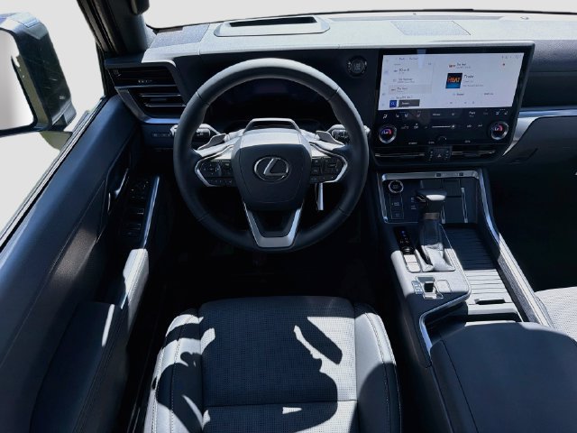 New 2026 Lexus GX 550 w/ Cold Area Package AWD/4WD image 17