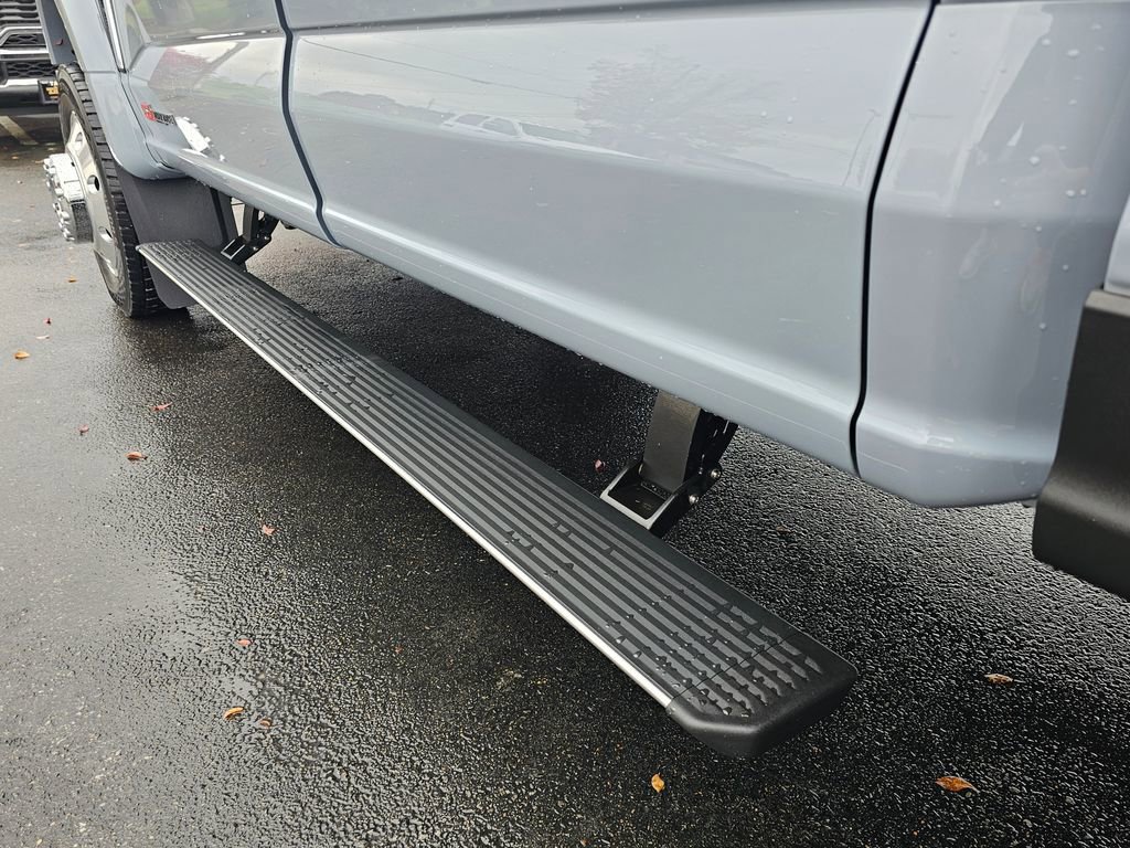 Used 2024 Ford F450 Platinum w/ FX4 Off-Road Package image 9