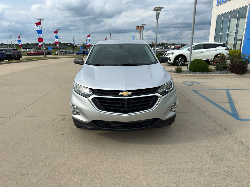 Used 2018 Chevrolet Equinox LS FWD image 2
