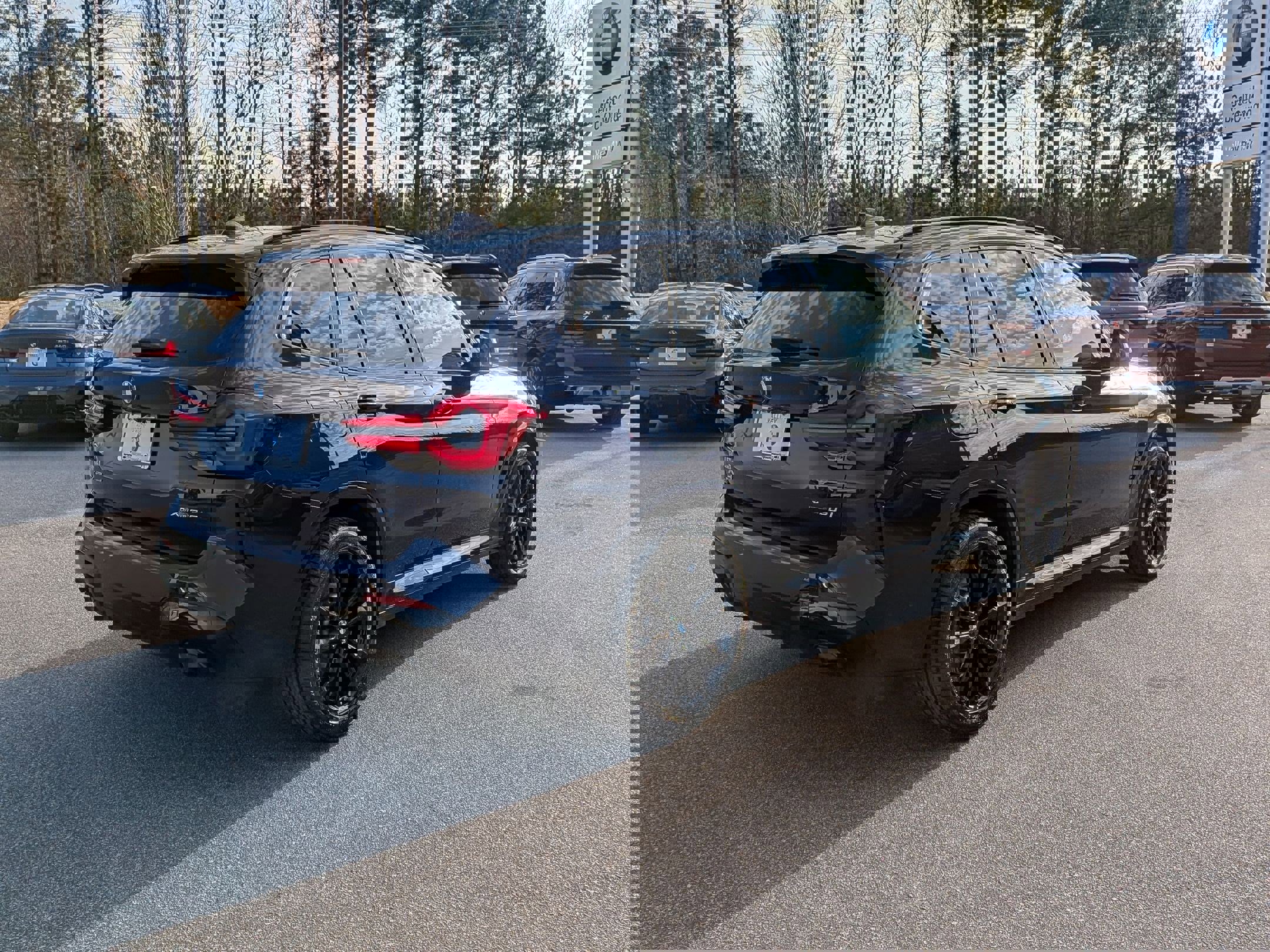 Used 2023 BMW X3 xDrive30i w/ M Sport Package image 3