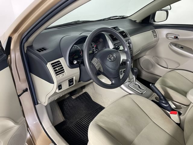 Used 2012 Toyota Corolla LE FWD image 3