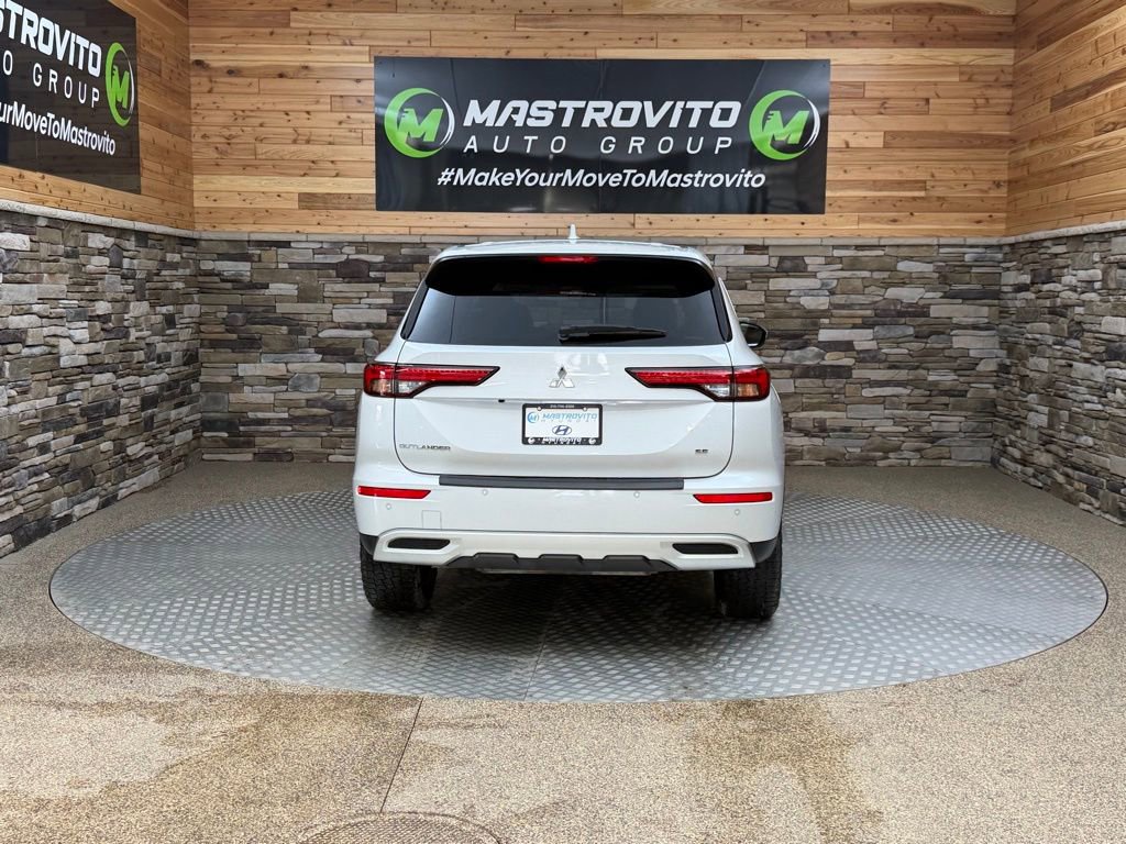 Used 2023 Mitsubishi Outlander SE image 8