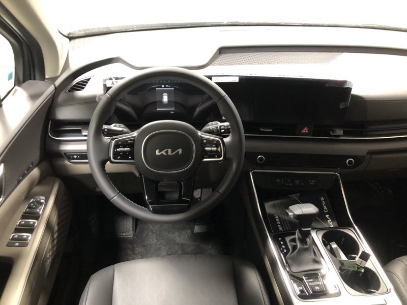 New 2026 Kia Carnival EX image 29