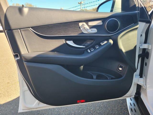 Used 2022 Mercedes-Benz GLC 300 4MATIC image 16