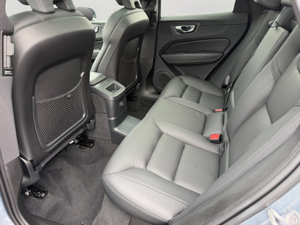 Certified 2024 Volvo XC60 T8 Plus w/ Climate Package AWD/4WD image 12