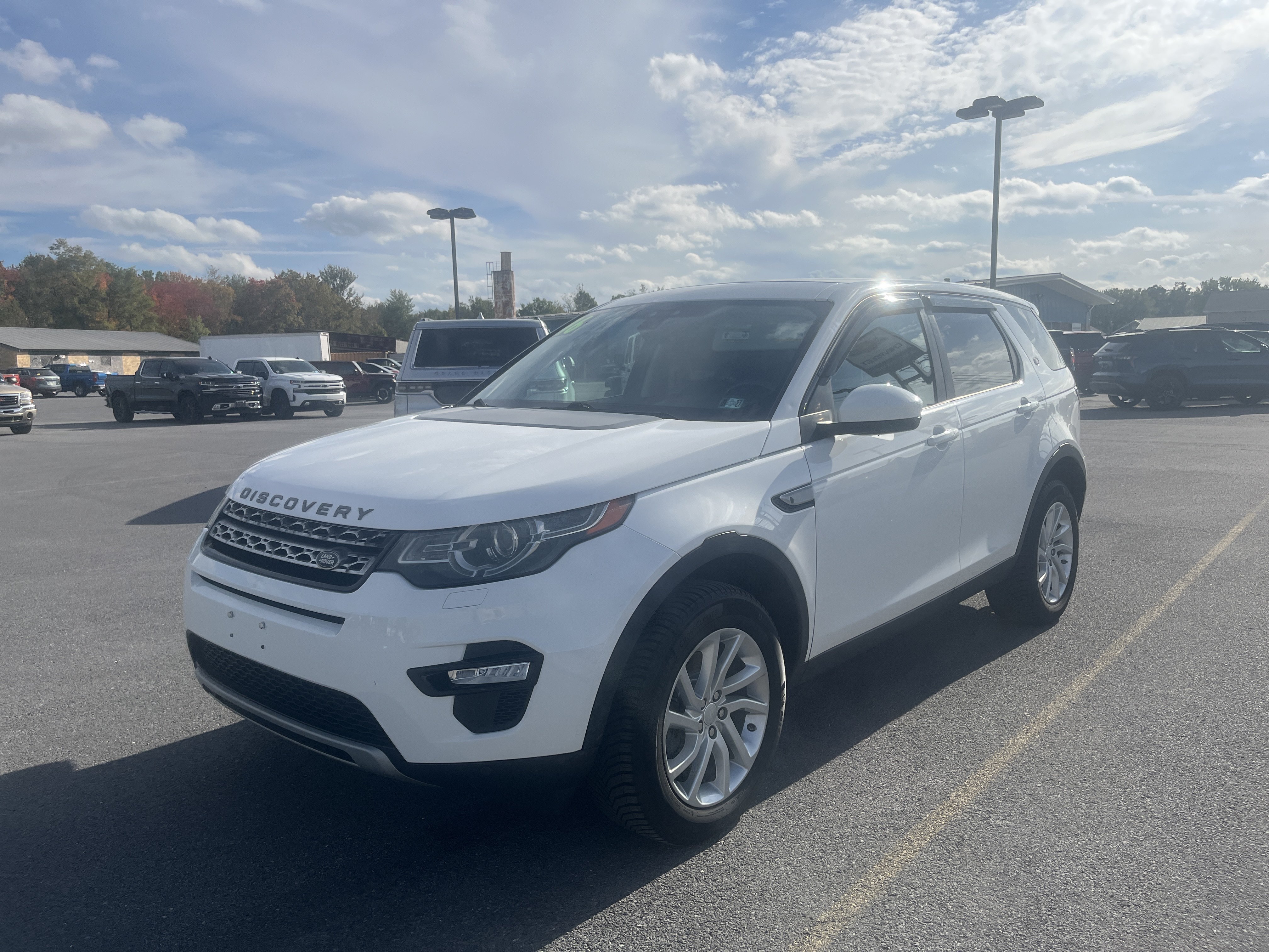Used 2016 Land Rover Discovery Sport HSE AWD/4WD image 2