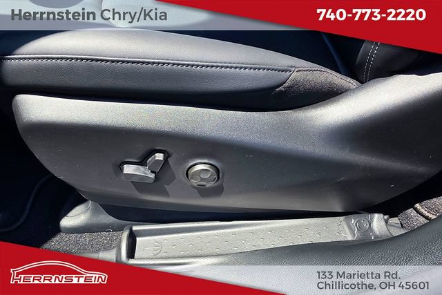 New 2027 Chrysler Pacifica Select FWD image 15