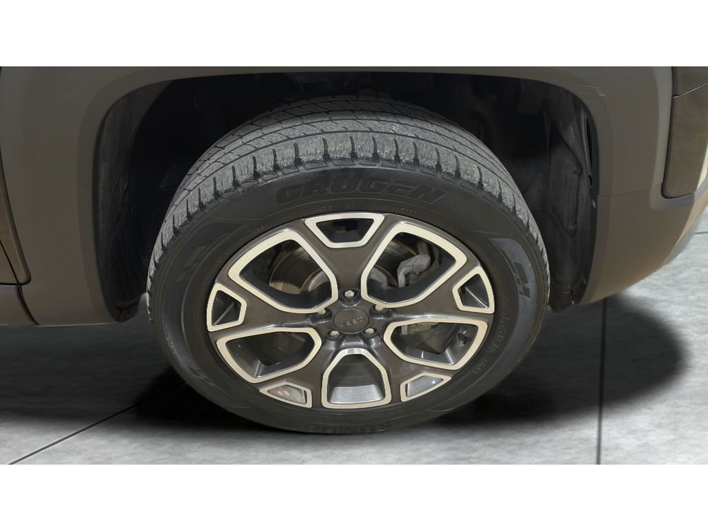 Used 2018 Jeep Renegade Limited w/ Advanced Technology Group image 19