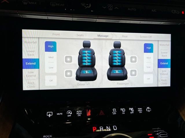 New 2025 Jeep Grand Wagoneer Series III w/ HD Trailer Tow Package image 13