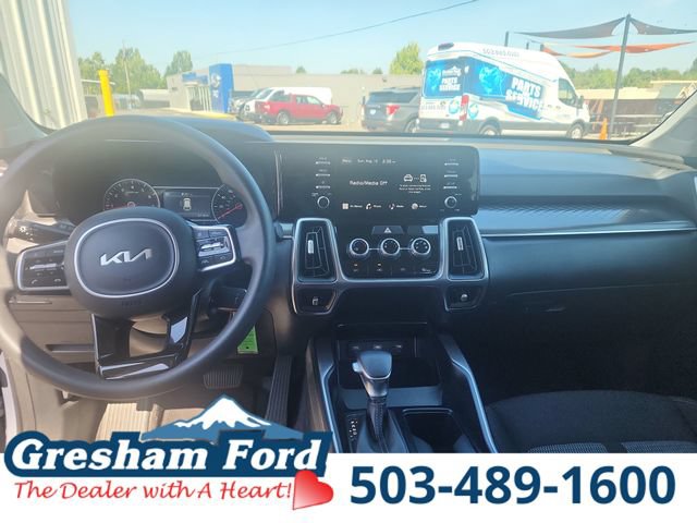 Used 2023 Kia Sorento LX AWD/4WD image 18