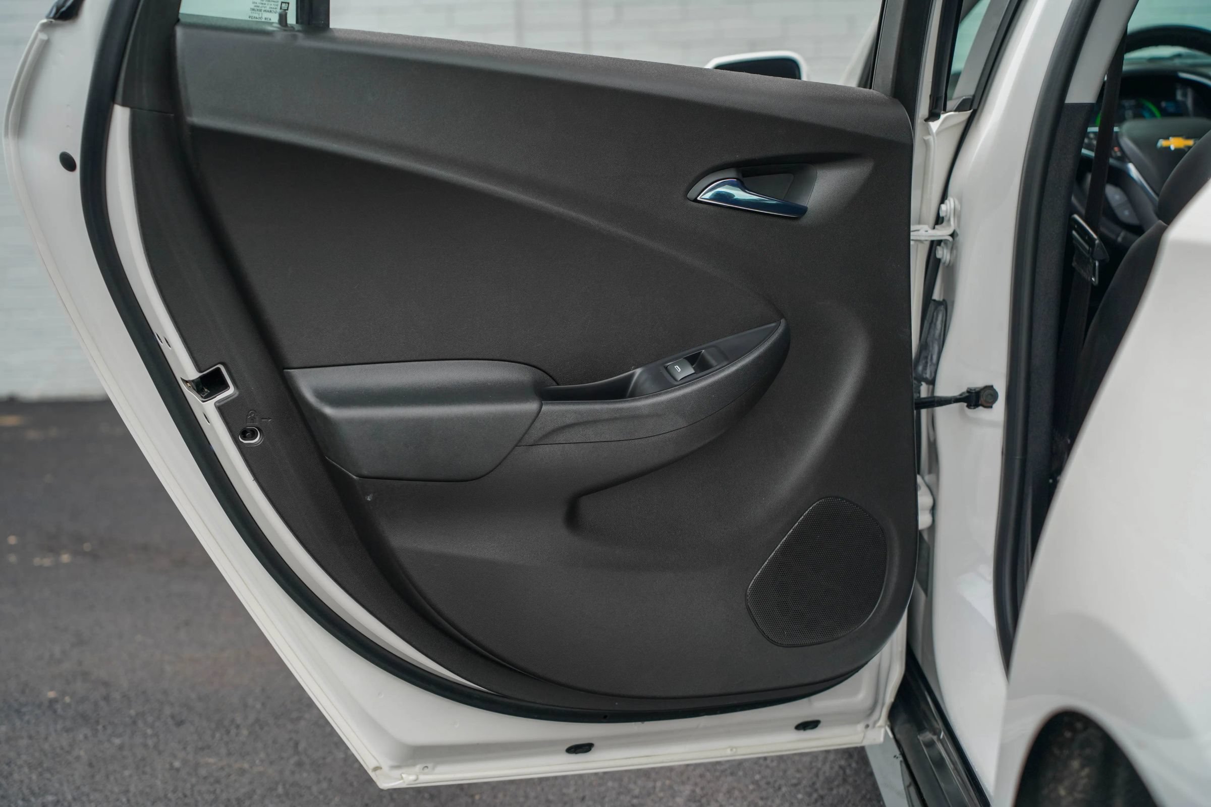 Used 2018 Chevrolet Volt Premier w/ Driver Confidence Package FWD image 28