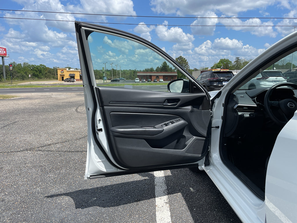 Used 2024 Nissan Altima 2.5 S image 8