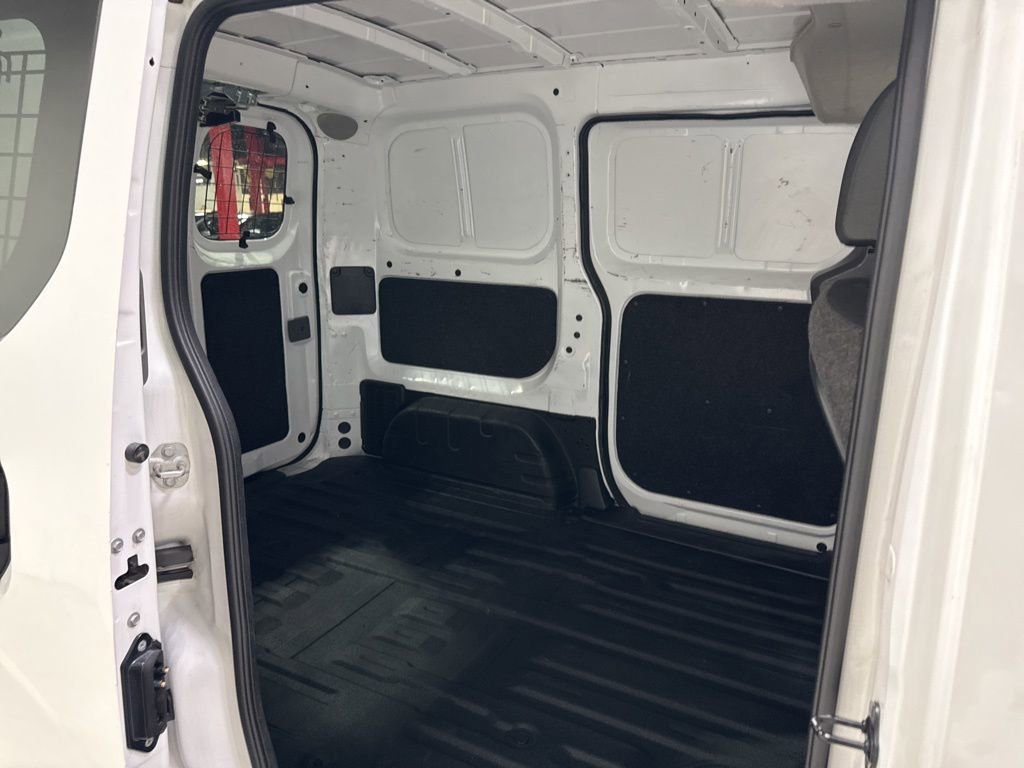 Used 2019 Nissan NV200 S image 34