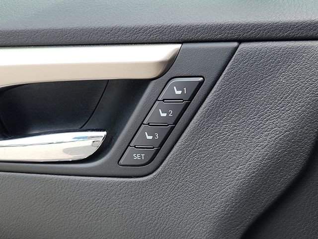 Used 2017 Lexus RX 450h AWD w/ Accessory Package image 27