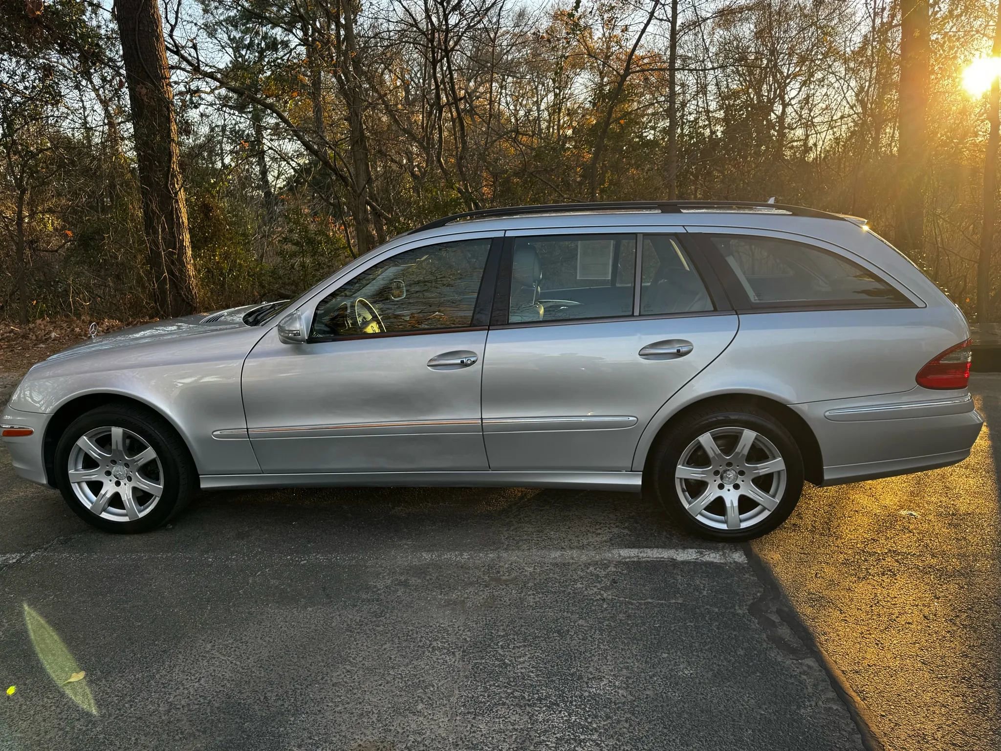Used 2008 Mercedes-Benz E 350 4MATIC Wagon image 3