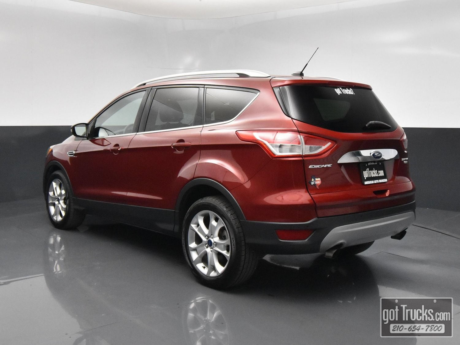 Used 2016 Ford Escape Titanium w/ Equipment Group 301A AWD/4WD image 5