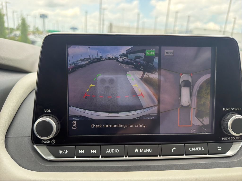 Used 2023 Nissan Rogue SL FWD image 19