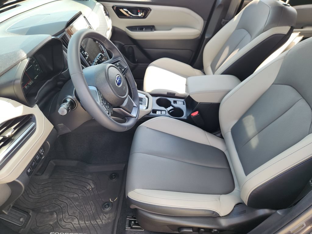 Used 2025 Subaru Forester Limited AWD/4WD image 12