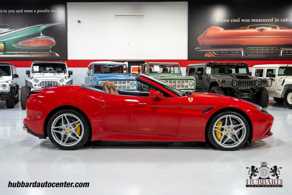 Used 2016 Ferrari California T image 9