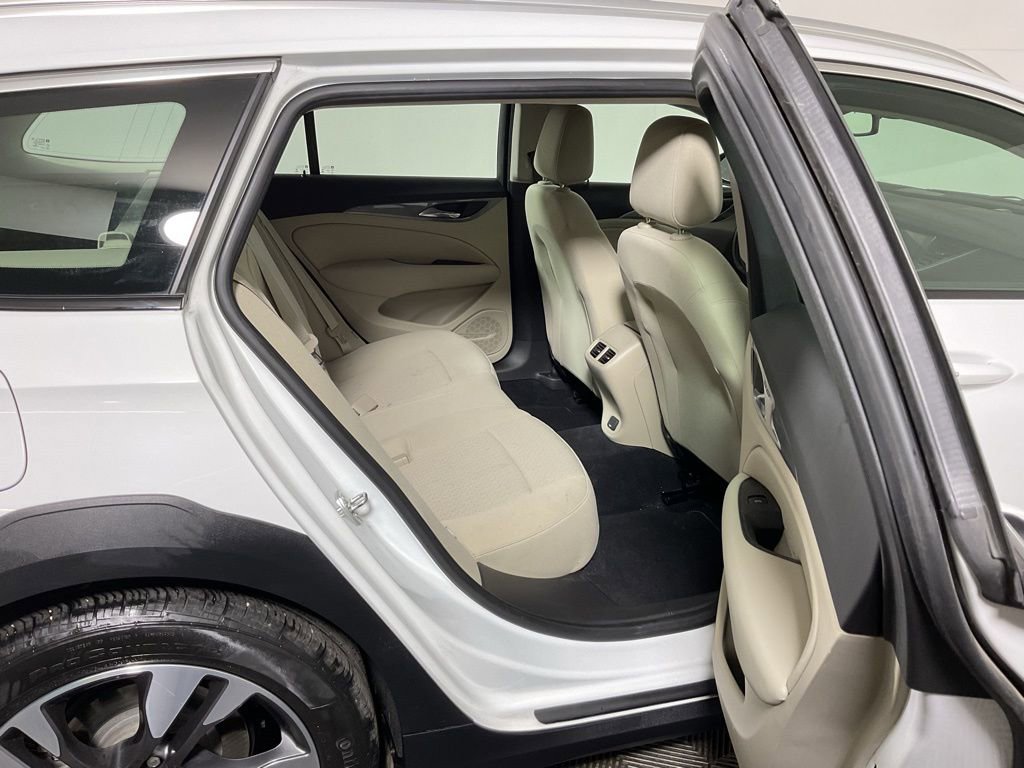 Used 2018 Buick Regal Preferred w/ Sights and Sounds Package image 34