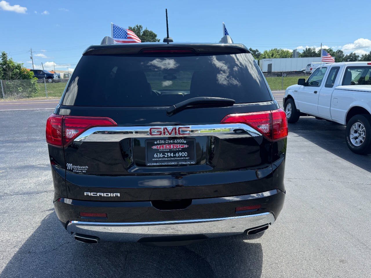 Used 2019 GMC Acadia Denali w/ Technology Package FWD image 5