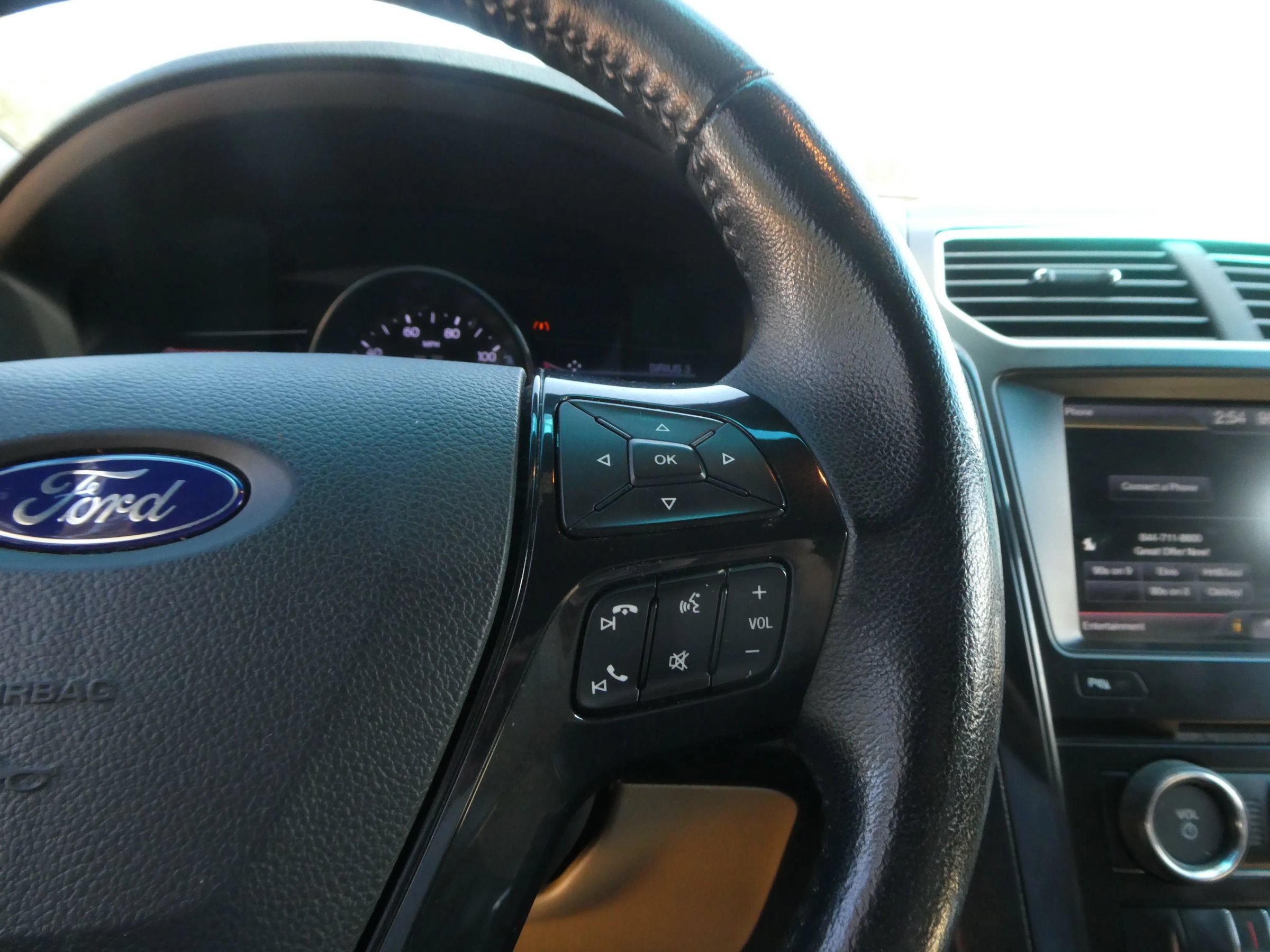 Used 2016 Ford Explorer XLT w/ Equipment Group 202A AWD/4WD image 19